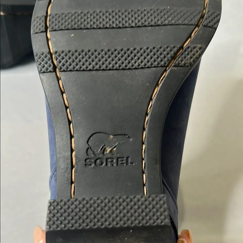 SOREL Women’s Lolla Cut‑Out Bootie in navy blue suede Booties Size 6 (B-1765)